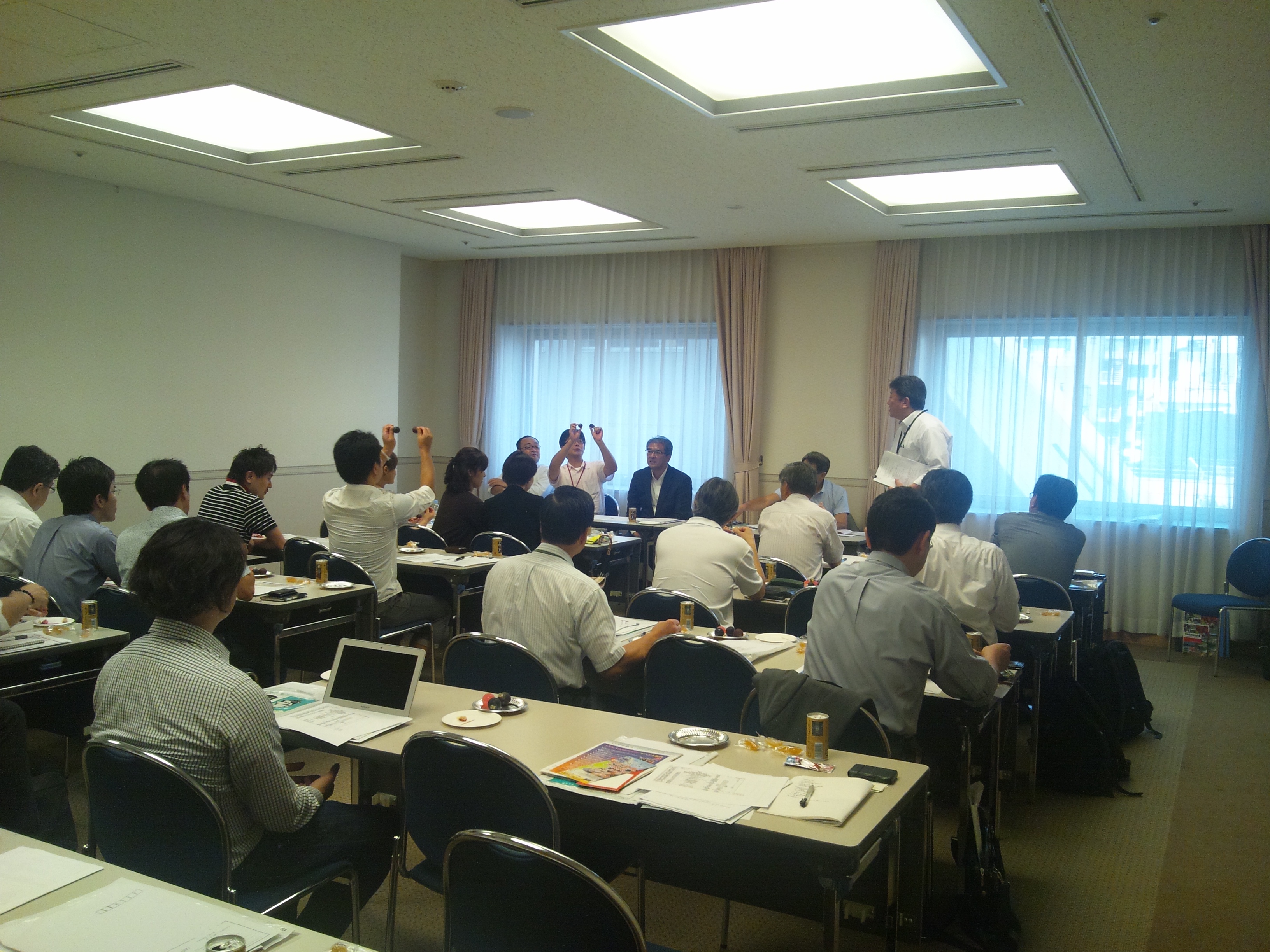 DSC 0020 - 2012年9月8日第三回aosuki勉強会　鹿内青森市長を交えての勉強会