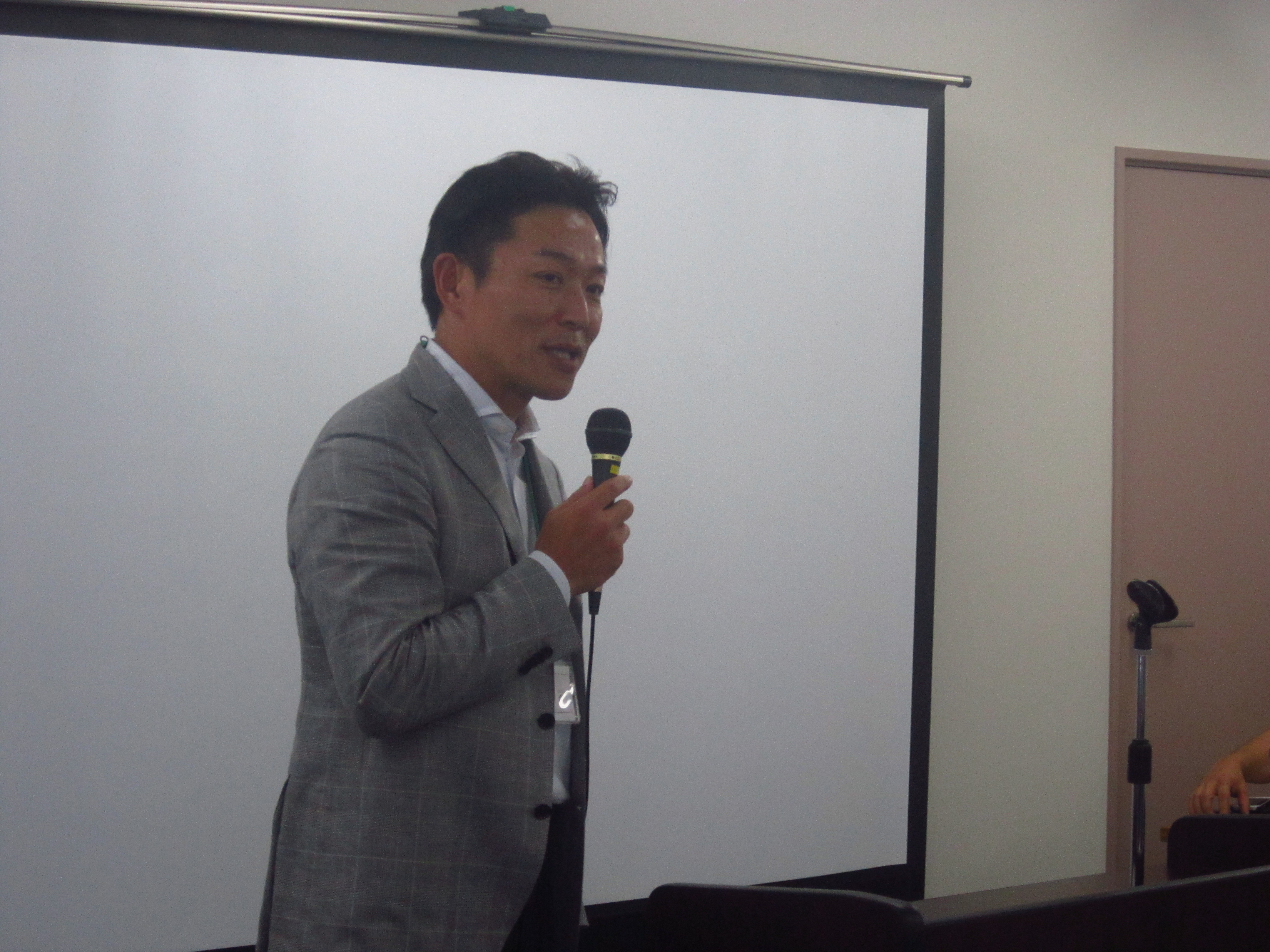 IMG 3606 - 2013年7月10日AOsuki第５回勉強会、黒石市鳴海広道市長との勉強会を開催致しました。